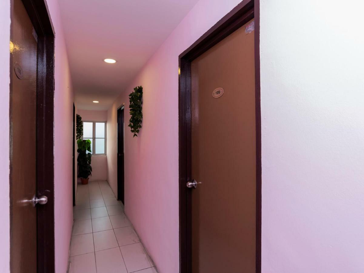 Oyo 44026 98 Hotel Johor Bahru Exterior foto